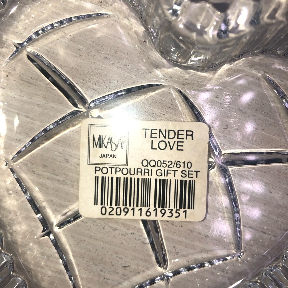 Mikasa Vintage Tender Love Heart Potpourri holder crystal Trinket box with lid - Picture 4 of 9